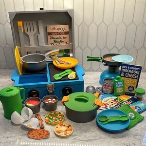 Melissa & Doug Let's Explore - set of two playsets